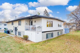 7713A 41 Av NW in Calgary, AB - Building Photo