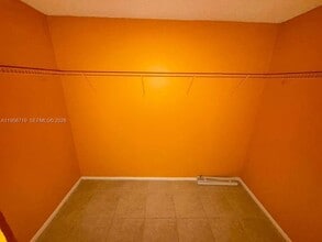 4848 NW 24th Ct, Unit 232 in Lauderdale Lakes, FL - Foto de edificio - Building Photo