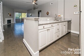 224 N Poplar St in Charlotte, NC - Building Photo - Building Photo