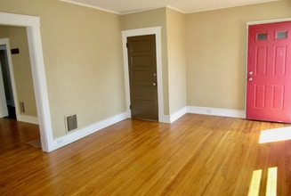 818 Amherst St in Buffalo, NY - Foto de edificio - Building Photo