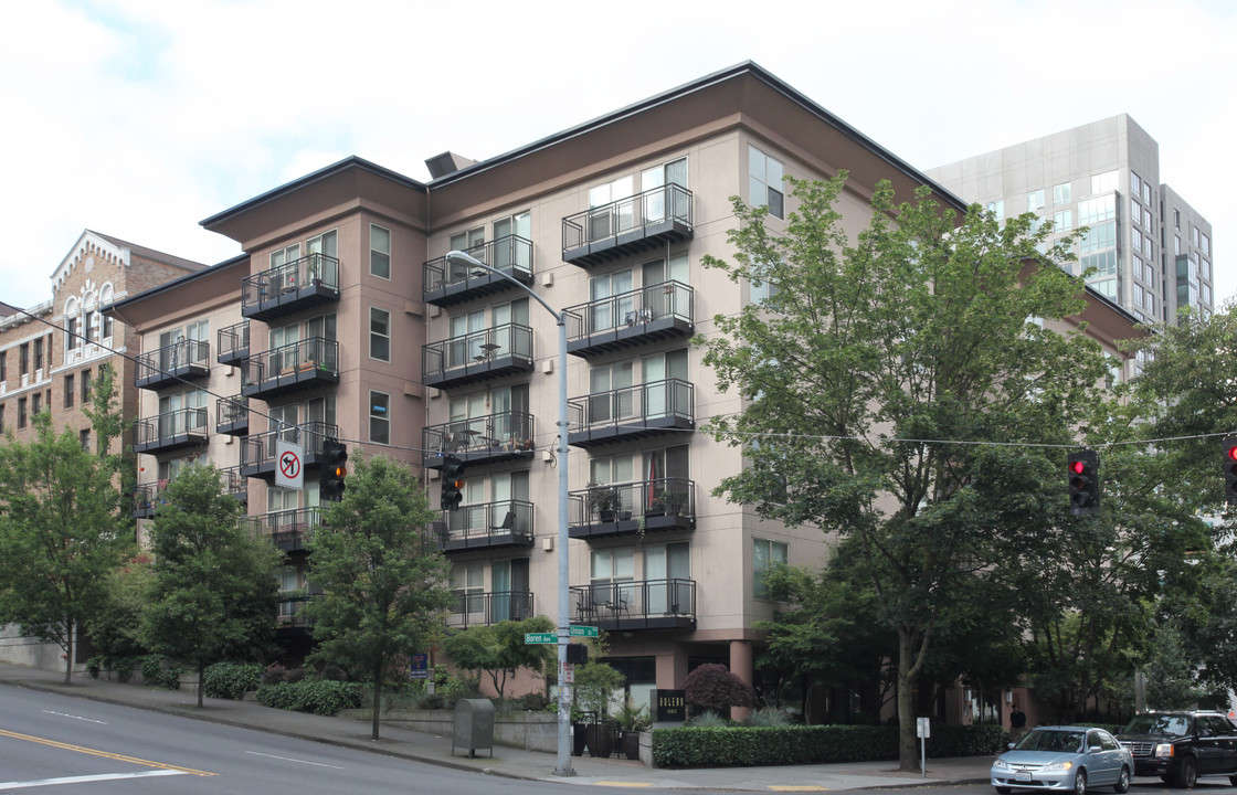 Bolero Condominiums in Seattle, WA - Building Photo