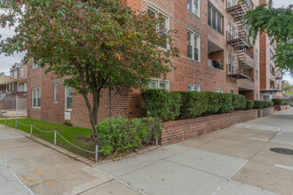 2711 Avenue X in Brooklyn, NY - Foto de edificio - Building Photo