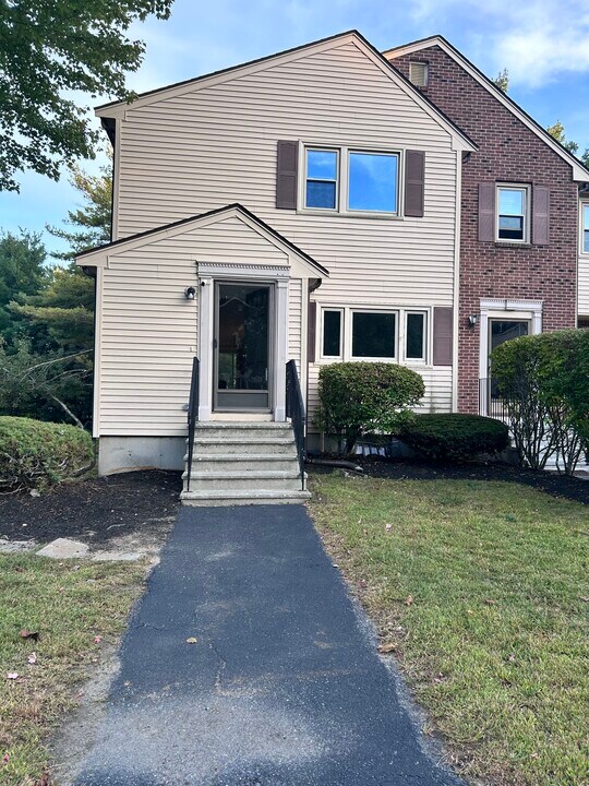 17 Beth Cir in Acton, MA - Foto de edificio