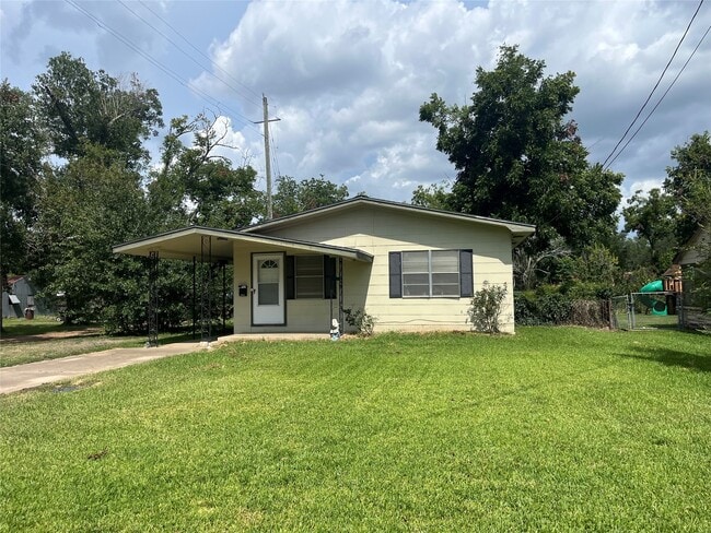 property at 1002 Fowlkes St