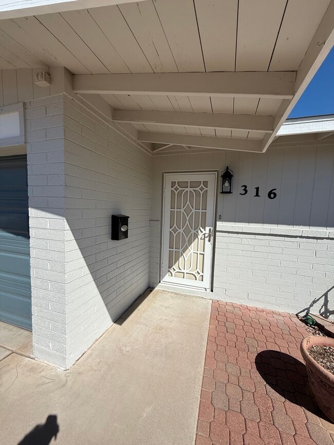 316 E Manhatton Dr in Tempe, AZ - Building Photo - Building Photo