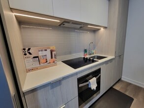 395 Square One Dr in Mississauga, ON - Building Photo - Building Photo