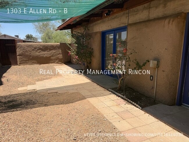 1303 E Allen Rd in Tucson, AZ - Building Photo - Building Photo