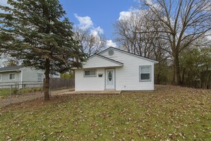 4602 Natchez Ave in Dayton, OH - Building Photo