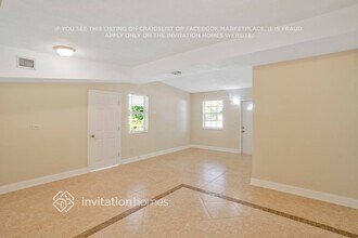 5095 NE 17th Dr in Pompano Beach, FL - Foto de edificio - Building Photo