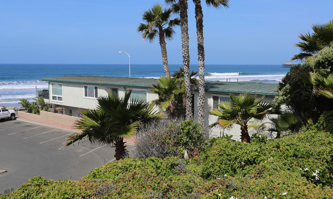 714 S The Strand in Oceanside, CA - Foto de edificio - Building Photo