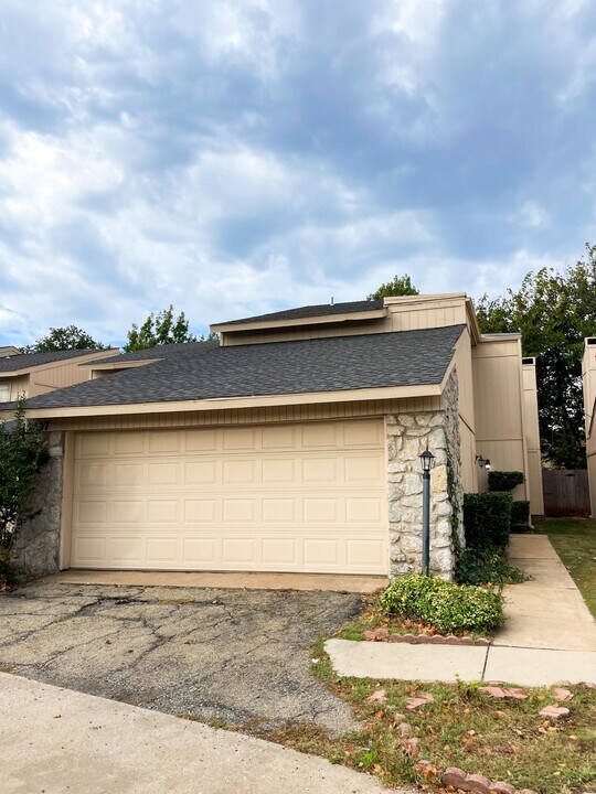 12307 Cedar Springs Ln in Oklahoma City, OK - Building Photo