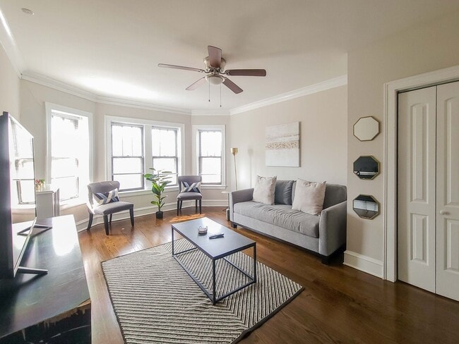5069 N Wolcott Ave, Unit 5075-1