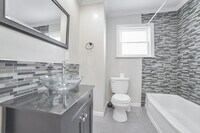 225 Henderson St photo'