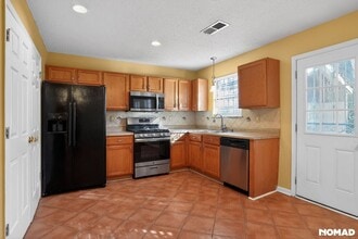 3457 Waldrop Creek Trail in Decatur, GA - Foto de edificio - Building Photo