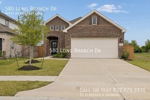 580 Long Br Dr in Dayton, TX - Building Photo