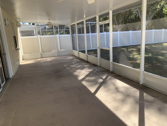 12018 85th St N in Largo, FL - Building Photo - Building Photo