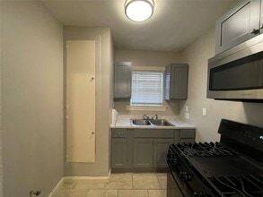 4221 Lamar St in Houston, TX - Building Photo - Building Photo