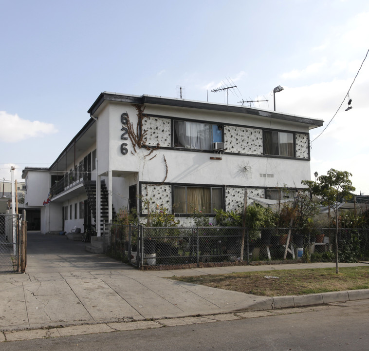 626 N Westmoreland Ave in Los Angeles, CA - Building Photo