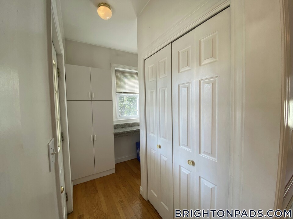 44 Champney St in Boston, MA - Building Photo