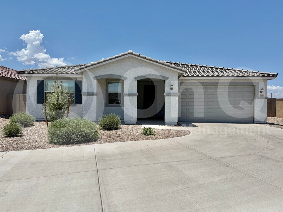9320 S 30th Ln in Phoenix, AZ - Building Photo