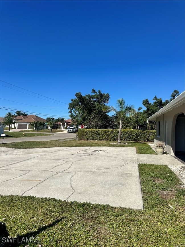 property at 2105 SE 15th Pl