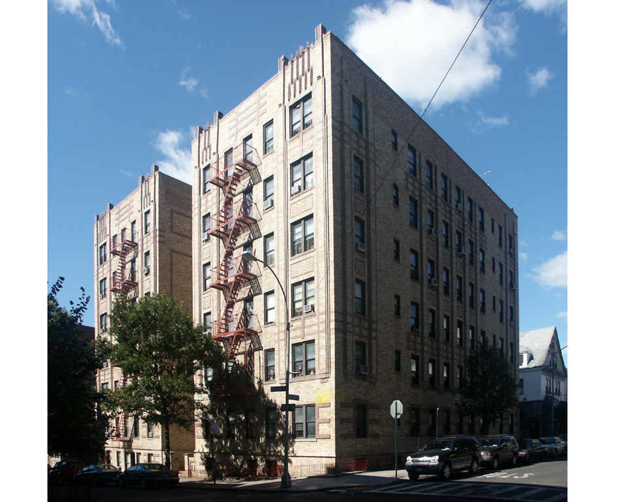 985 Anderson Ave in Bronx, NY - Foto de edificio