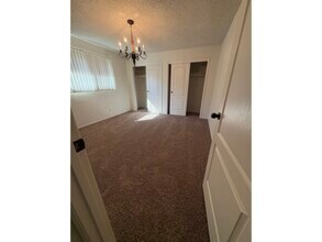 1350 W Magill Ave in Fresno, CA - Building Photo - Building Photo