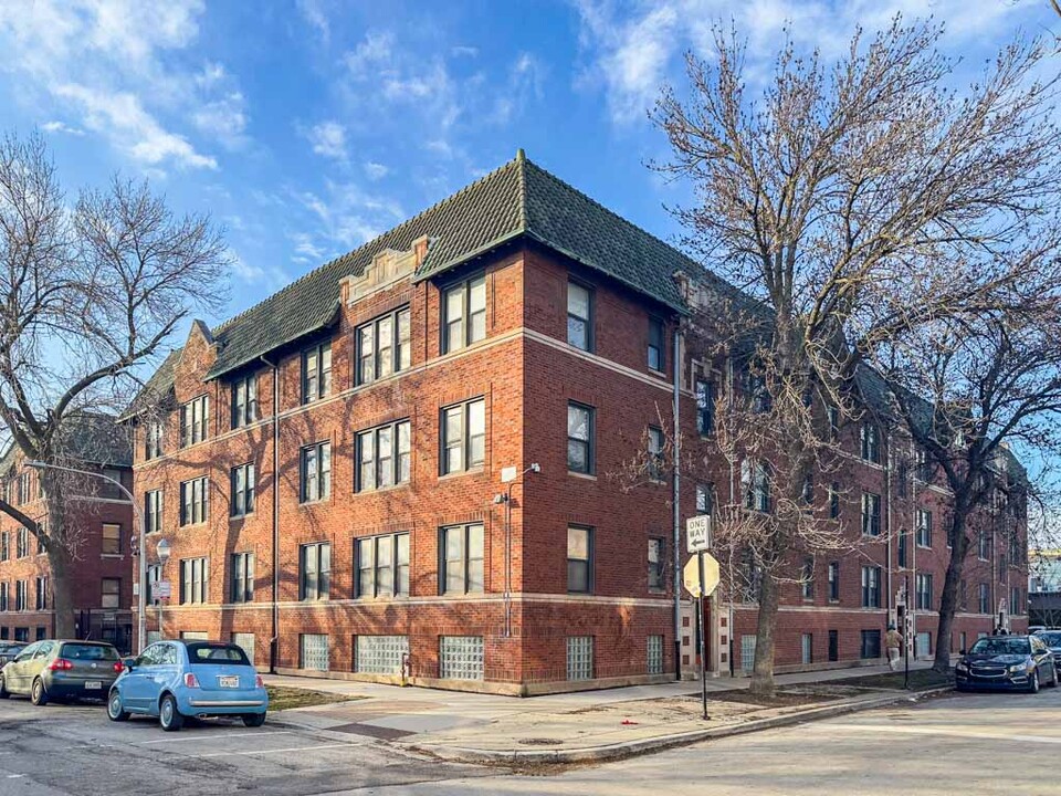 2700 N Spaulding Ave in Chicago, IL - Foto de edificio