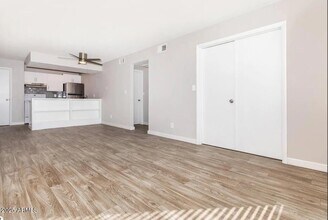 10860 N 85th Ave in Peoria, AZ - Building Photo - Building Photo