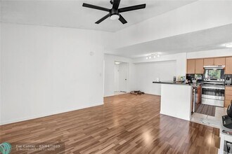 530 S Park Rd in Hollywood, FL - Building Photo - Building Photo