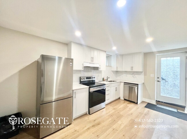 1904 Sedgefield Row in London, ON - Building Photo - Building Photo