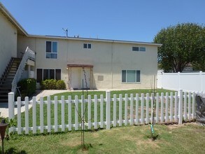 999 Mission Dr in Costa Mesa, CA - Building Photo - Building Photo