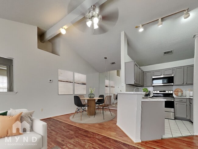 2216 Summer Day Dr in Arlington, TX - Building Photo - Building Photo