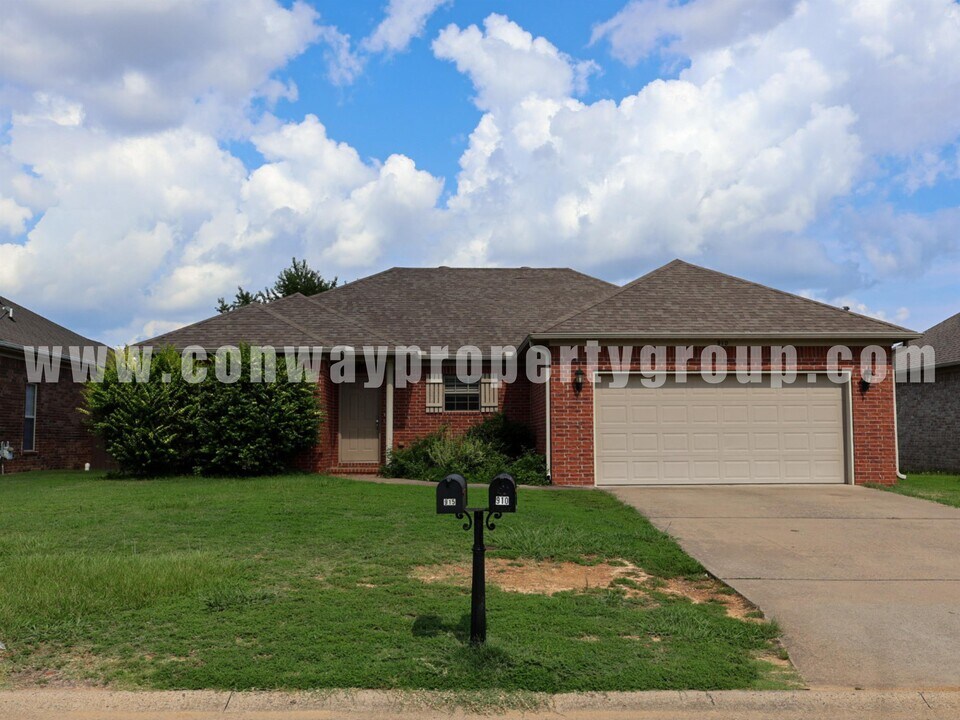 910 Wineberry Rd in Conway, AR - Building Photo