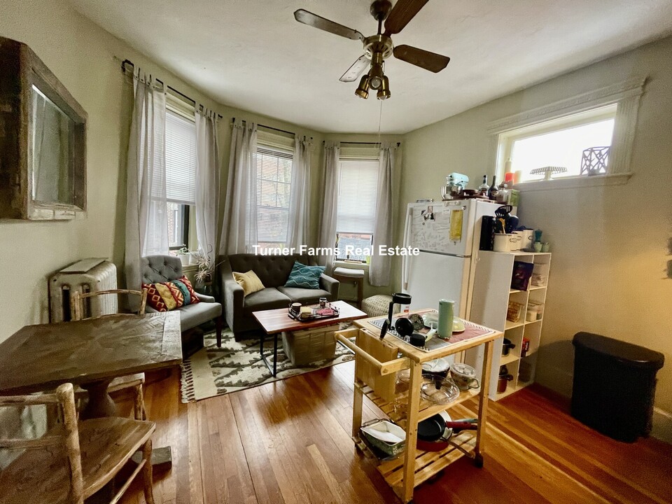 1412 Commonwealth Ave, Unit 17 in Boston, MA - Building Photo