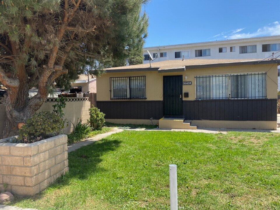 3640 W 102nd St in Inglewood, CA - Building Photo