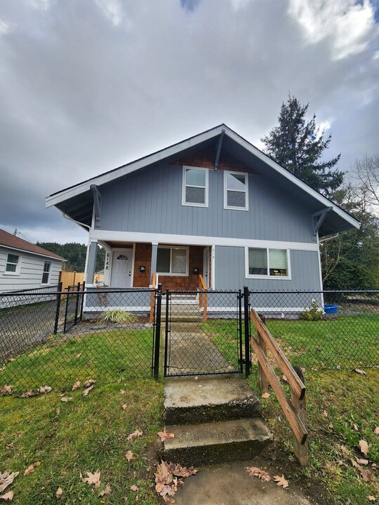 614 S Pearl St in Centralia, WA - Foto de edificio