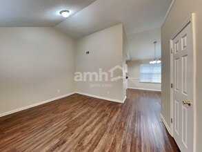 3321 Metro Way in Snellville, GA - Foto de edificio - Building Photo