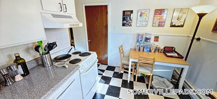3 Calvin St, Unit 2 in Somerville, MA - Building Photo - Building Photo