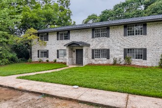 131 Cleveland St in Mcdonough, GA - Foto de edificio - Building Photo