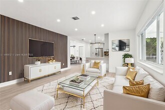 2550 Adams St in Hollywood, FL - Building Photo - Building Photo