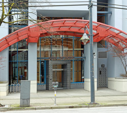 Space in Vancouver, BC - Building Photo - Building Photo