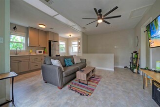 5315 Helen St in Austin, TX - Building Photo - Building Photo