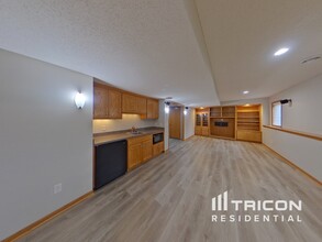 10661 Golden Eagle Trail in Woodbury, MN - Building Photo - Building Photo