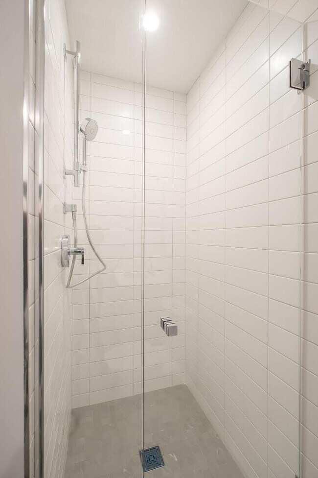 23 Temple St, Unit F3 in Boston, MA - Building Photo - Building Photo