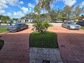 812 SW 13th St in Fort Lauderdale, FL - Foto de edificio - Building Photo