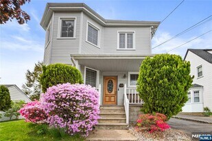 346 Cleveland Ave in Hasbrouck Heights, NJ - Building Photo