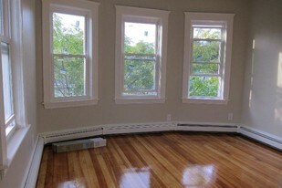 120 Columbia St, Unit 3 in Cambridge, MA - Building Photo