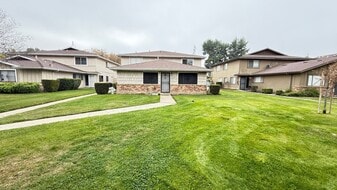 4917 N Holt Ave in Fresno, CA - Building Photo