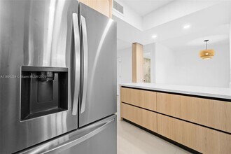 11089 SW 69th Terrace in Miami, FL - Building Photo - Building Photo